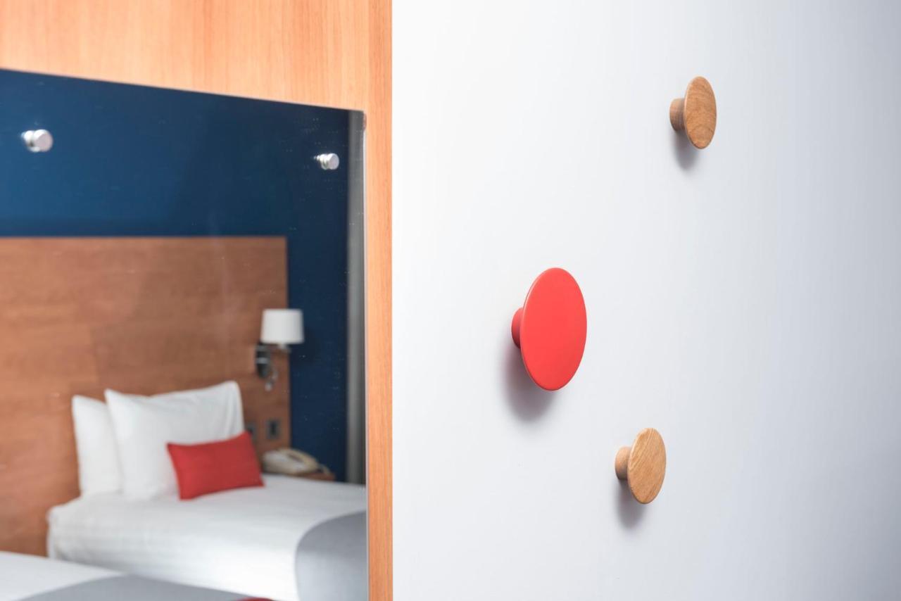 Holiday Inn Express Birmingham Star City By Ihg Экстерьер фото